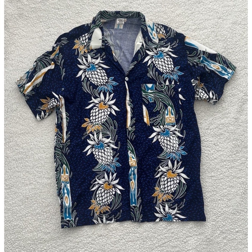 Mens Hawaiian Shirt Pineapple Button Down Size Medium Blue Yellow Short Sleeve
